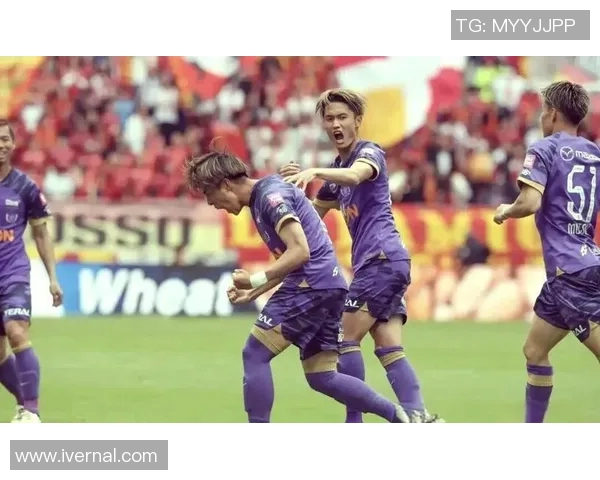 福冈黄蜂迎战心泻天鹅展开激烈对决争夺联赛荣耀